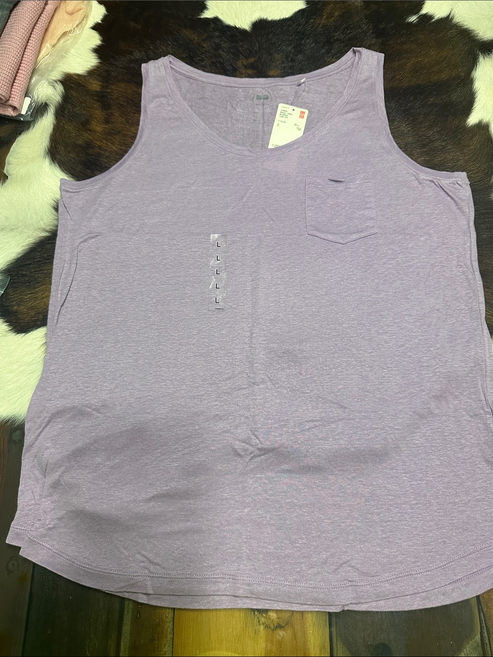 NWT Uniqlo Lavender Scoop Neck Tank with Chest Pocket